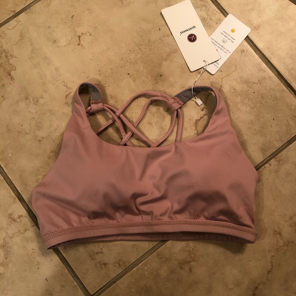 Queenie ke sports bra
